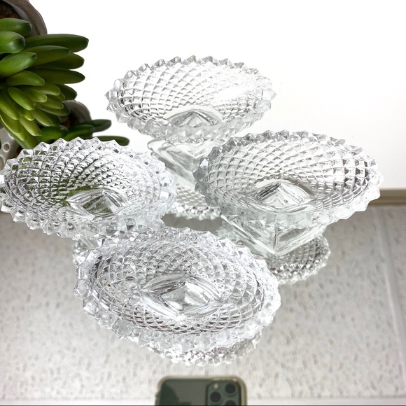 Set 4 Westmoreland English Hobnail Salt Dips - Picture 4 of 4